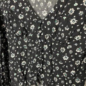 Abound Shirt Women's Floral Black Button Front Long Sleeve Size Medium